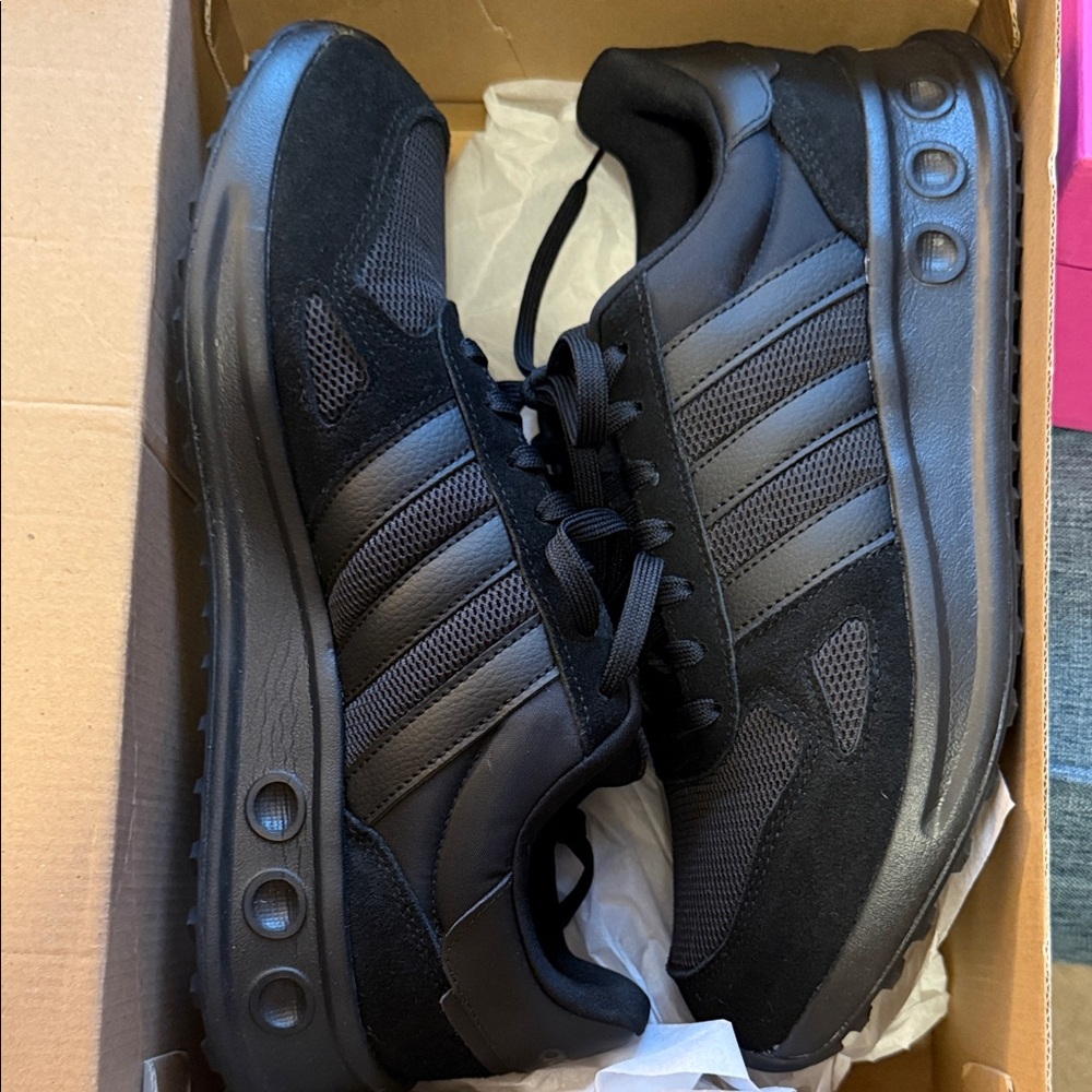 Men’s Adidas Run 84 size 10